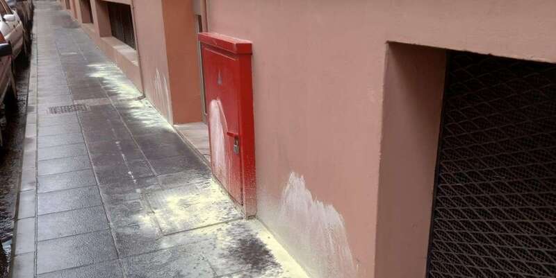 Azufre esparcido en la portada de un edificio de San Juan de Telde/TA.